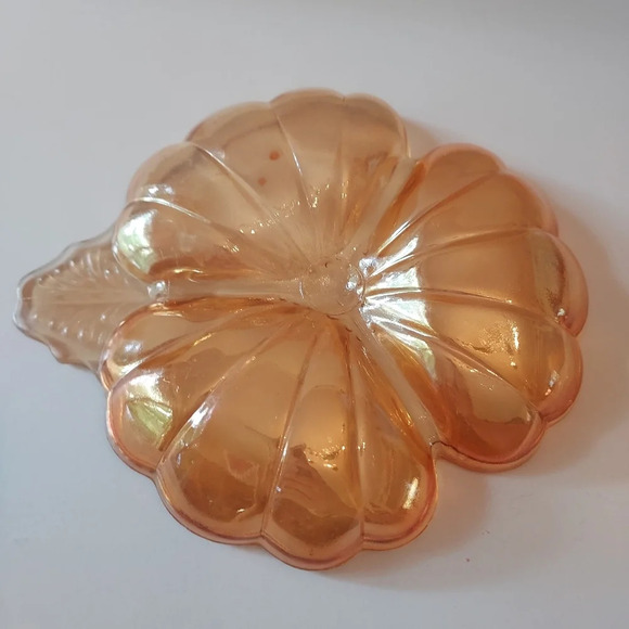 Vintage Jeanette Marigols Carnival Glass 3 Leaf Clover - Picture 1 of 12